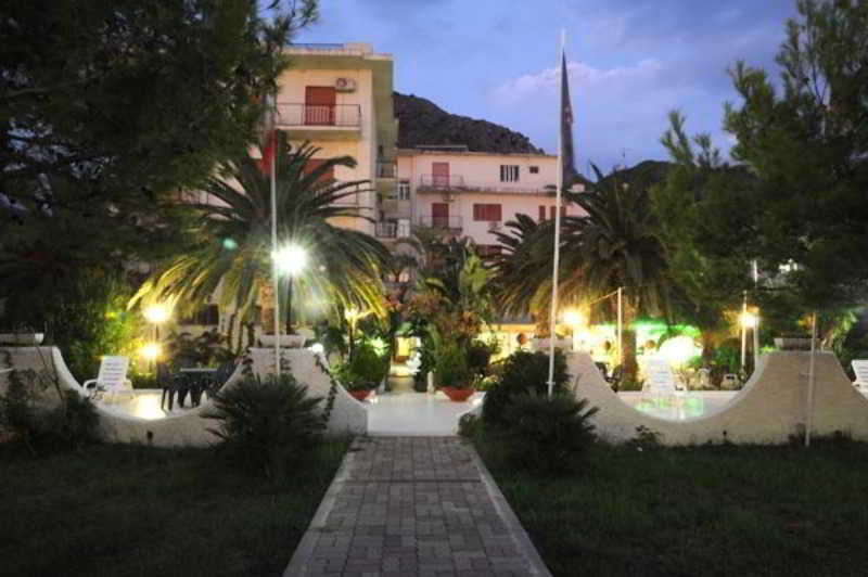 Hotel Mondial Praia a Mare Exteriér fotografie